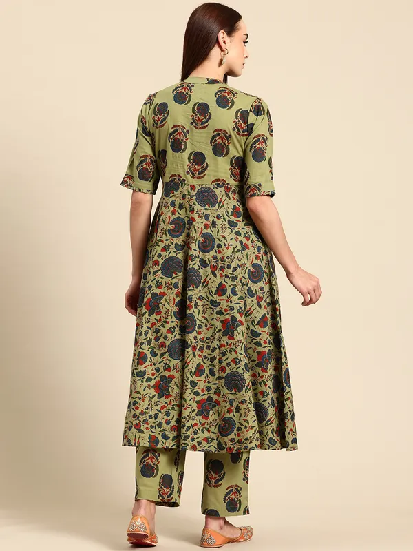 Olive_Pure_Cotton_Pleated_Floral_Printed_Kurta_With_Palazzos_For_Women