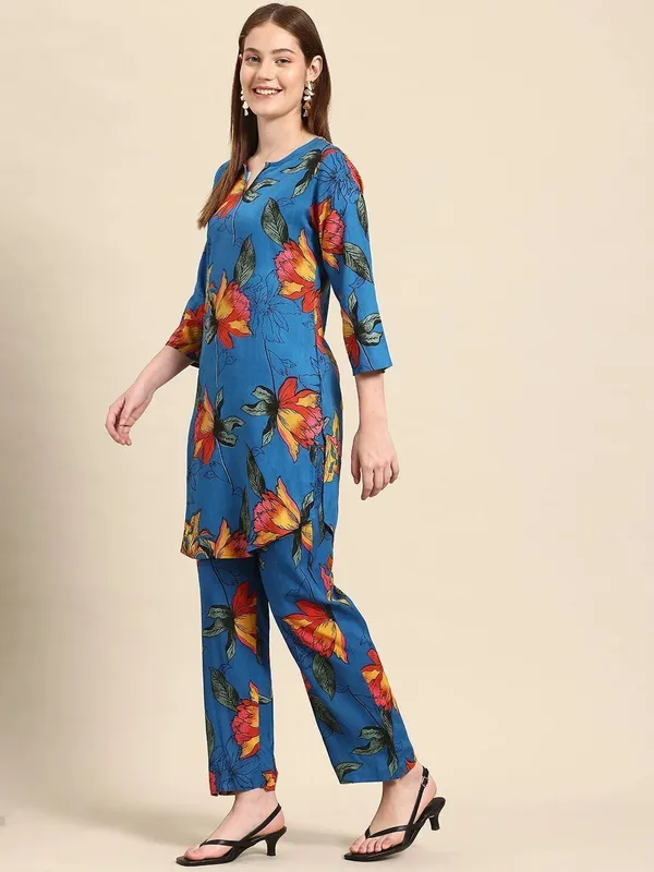 Blue_Viscose_Rayon_Floral_Printed_Notch_Neck_Co-Ords_For_Women