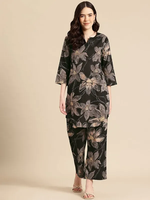 Black_Pure_Cotton_Floral_Printed_Straight_Co-Ords_For_Women