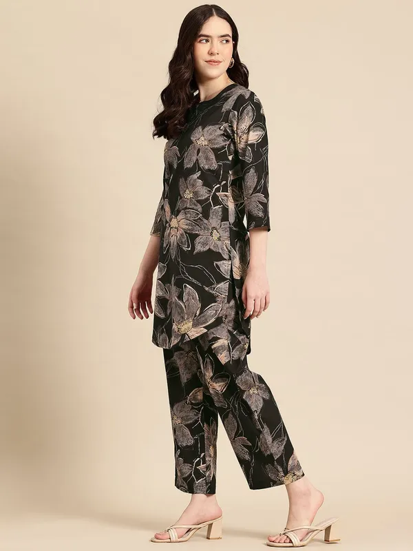 Black_Pure_Cotton_Floral_Printed_Straight_Co-Ords_For_Women