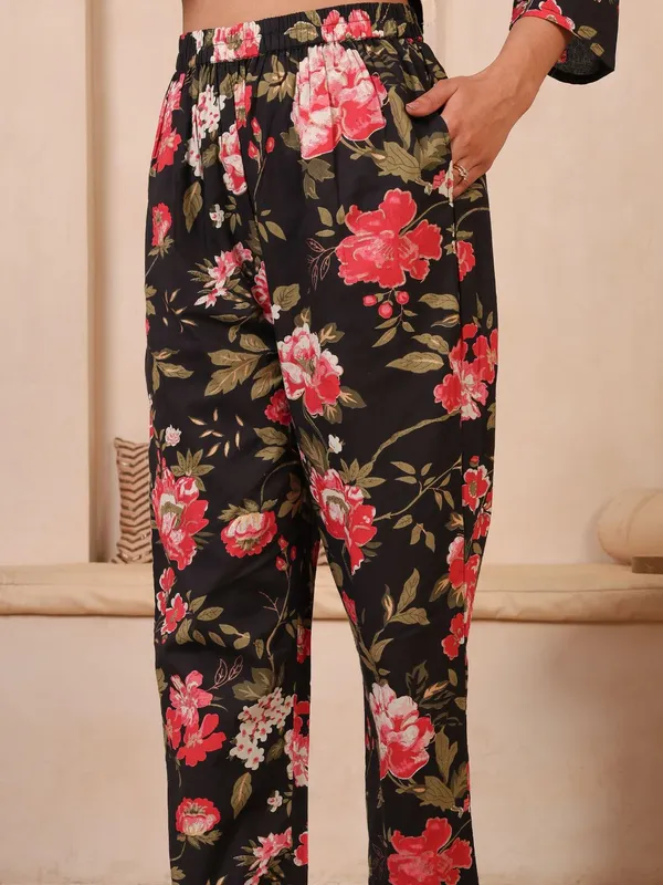 Black_Pure_Cotton_Floral_Printed_Straight_Co-Ords_For_Women