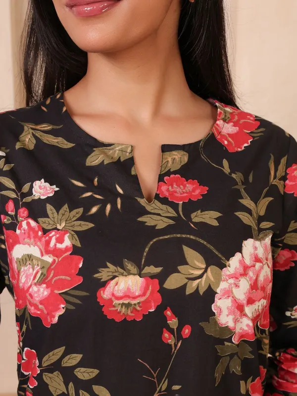 Black_Pure_Cotton_Floral_Printed_Straight_Co-Ords_For_Women