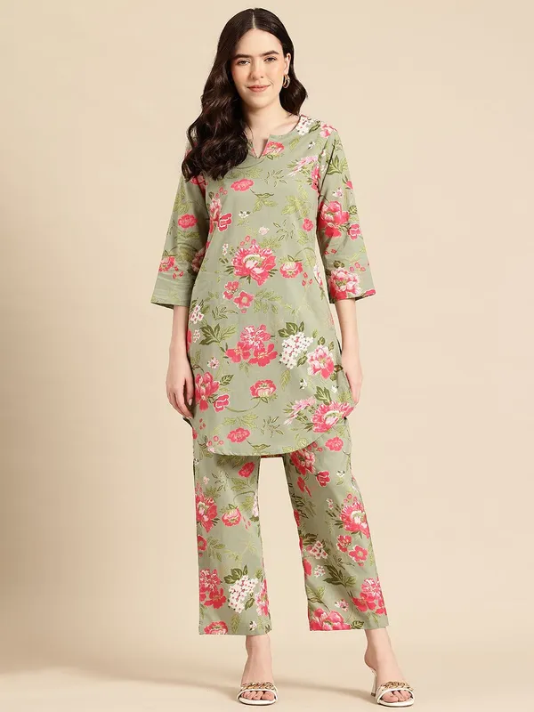 Green_Pure_Cotton_Floral_Printed_Straight_Co-Ords_For_Women