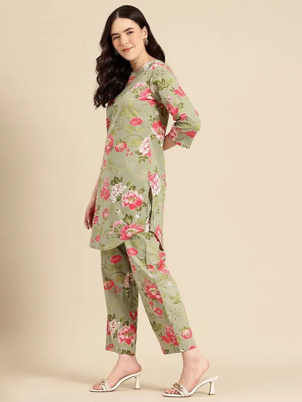 Green_Pure_Cotton_Floral_Printed_Straight_Co-Ords_For_Women