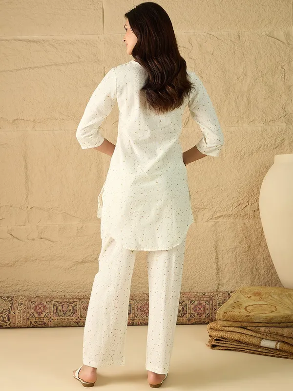 Gold_Pure_Cotton_Printed_Straight_Kurta_Co-Ords_For_Women