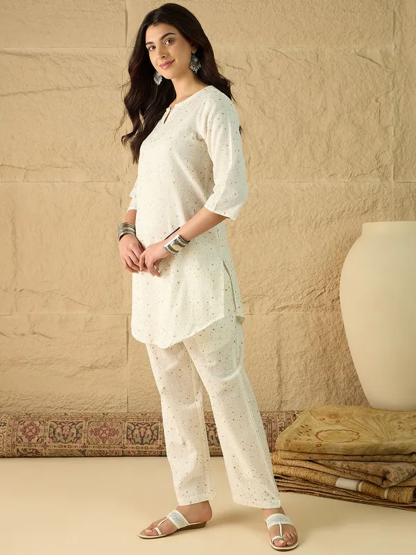 Gold_Pure_Cotton_Printed_Straight_Kurta_Co-Ords_For_Women