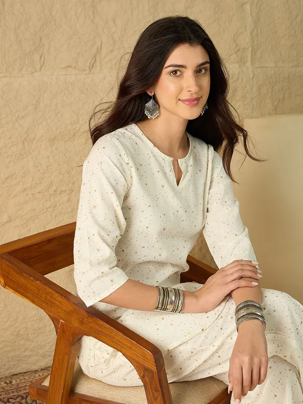 Gold_Pure_Cotton_Printed_Straight_Kurta_Co-Ords_For_Women