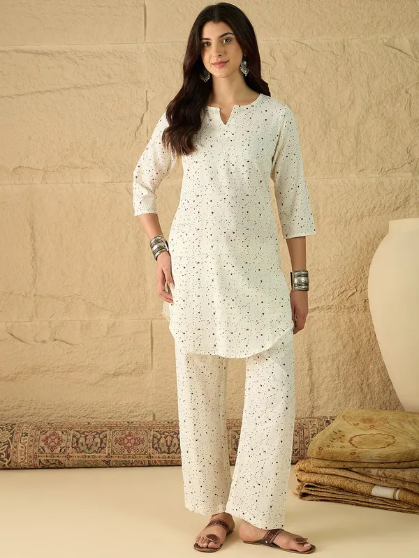 Off_White_Pure_Cotton_Printed_Relaxed_Kurta_Co-Ords_For_Women