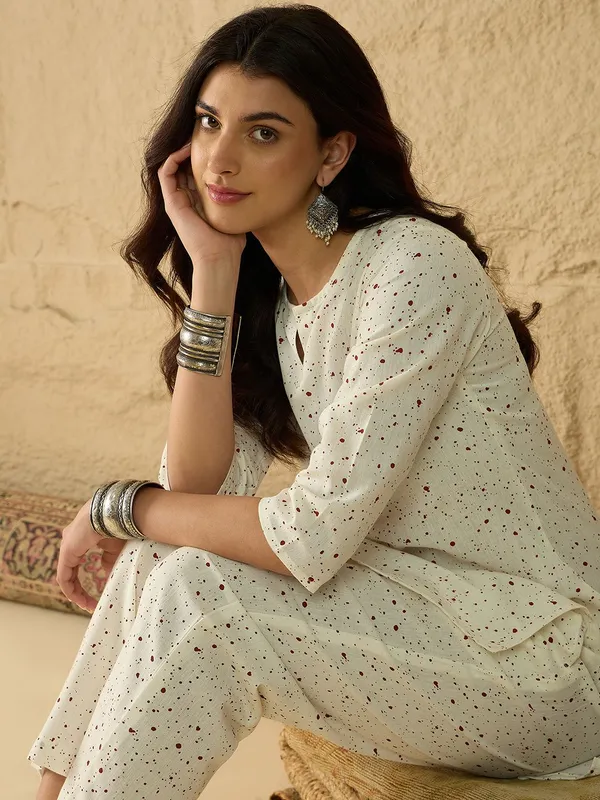 Off_White_Pure_Cotton_Printed_Relaxed_Kurta_Co-Ords_For_Women