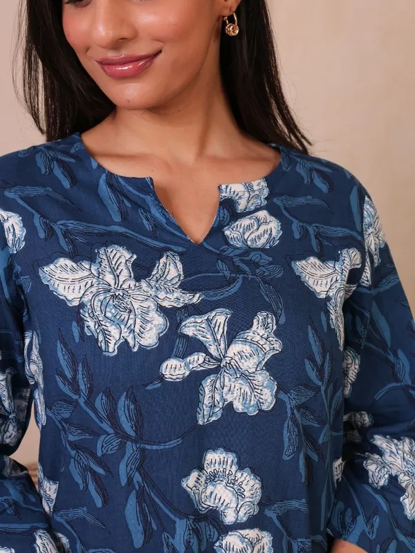 Blue_Viscose_Rayon_Floral_Printed_Straight_Co-Ords_For_Women
