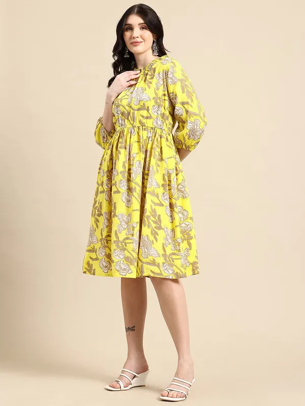 Yellow_Viscose_Rayon_Fit_&_Flare_Floral_Printed_Dress_For_Women