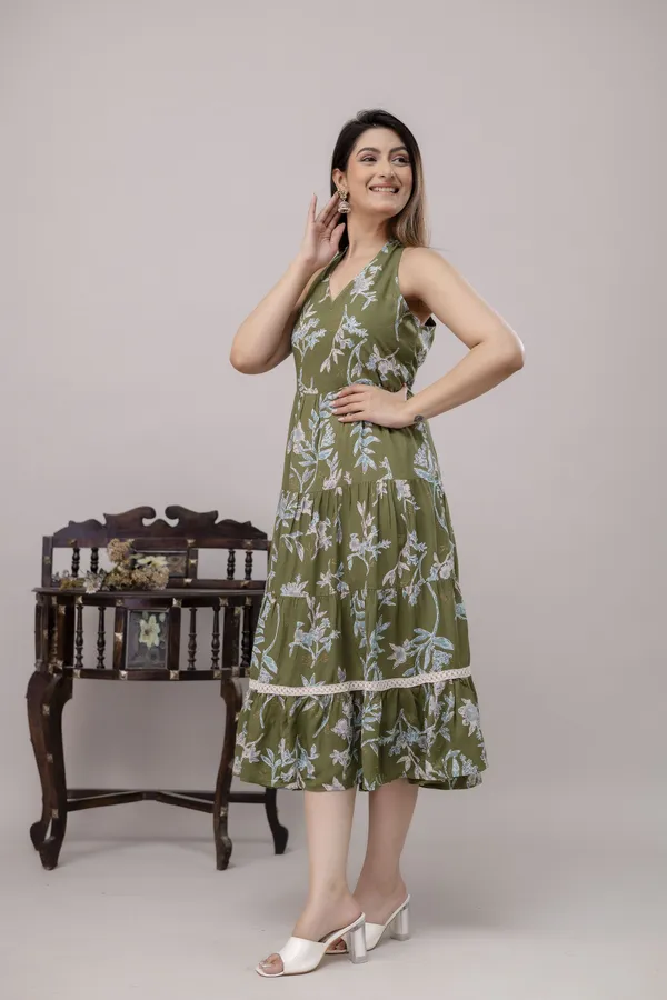 Green_Viscose_Rayon_Halter_Neck_Tiered_A-Line_Floral_Printed_Dress_For_Women