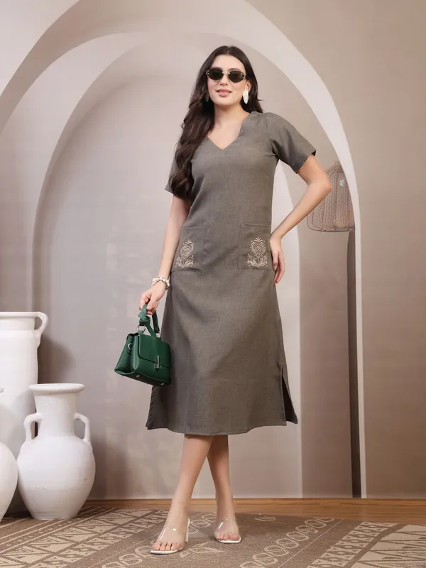 Green_Viscose_Rayon_A-Line_Embroidered_Pocket_Midi_Dress_For_Women