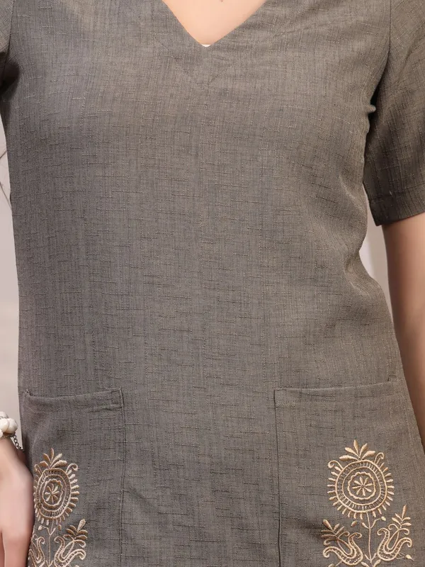 Green_Viscose_Rayon_A-Line_Embroidered_Pocket_Midi_Dress_For_Women