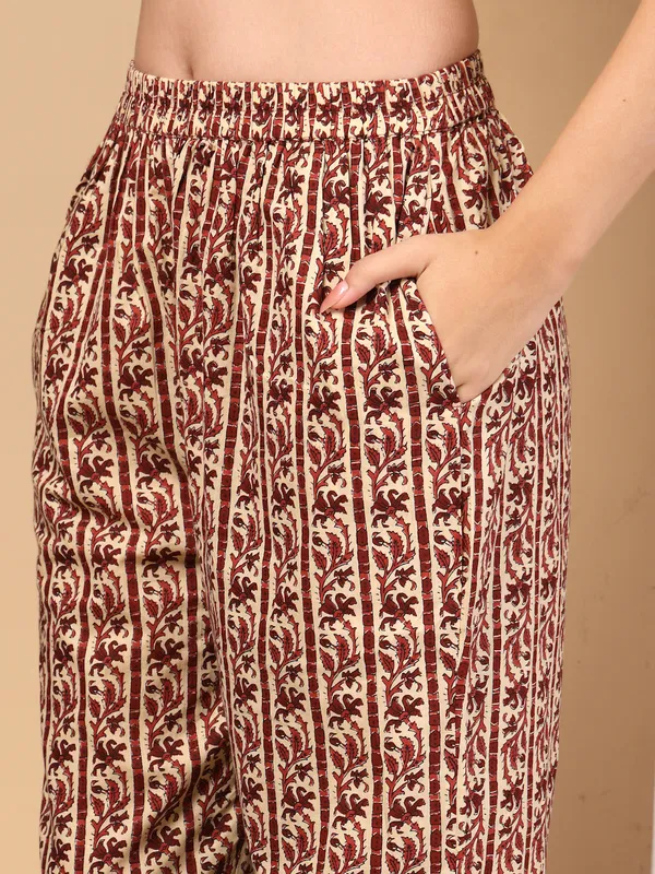 Maroon_Pure_Cotton_Regular_Floral_Printed_Sequinned_Kurta_Set_For_Women