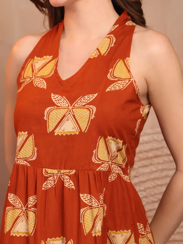 Pure_Cotton_Halter_Neck_Tiered_A-Line_Ethnic_Dress