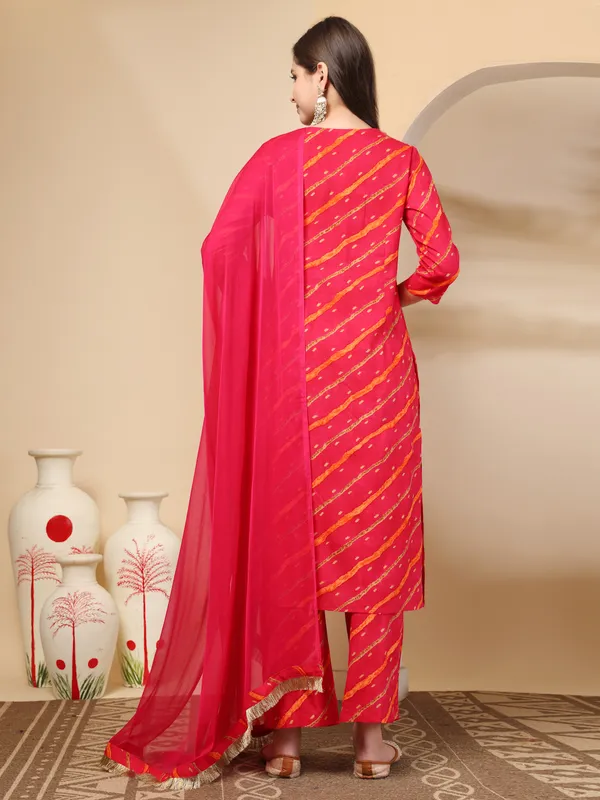 Pink_Viscose_Rayon_Regular_Leheriya_Printed_Thread_Work_Kurta_Set_For_Women