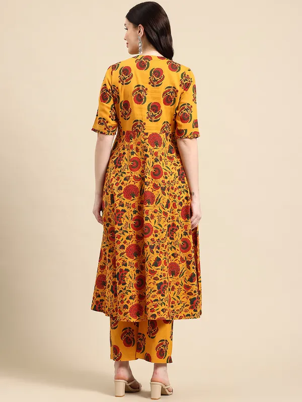 Mustard_Pure_Cotton_Pleated_Floral_Printed_Kurta_With_Palazzos_For_Women
