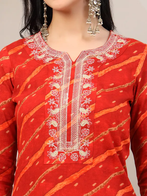 Red_Viscose_Rayon_Regular_Leheriya_Printed_Thread_Work_Kurta_Set_For_Women