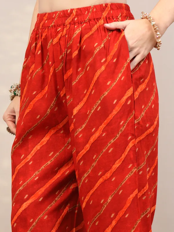 Red_Viscose_Rayon_Regular_Leheriya_Printed_Thread_Work_Kurta_Set_For_Women