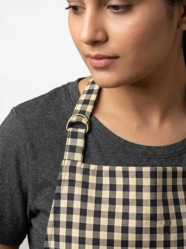 Cotton_Kitchen_Apron_For_Women_Men_Black_Cream_Checkered_Cooking_Apron_With_Front_Pocket_1_Pack