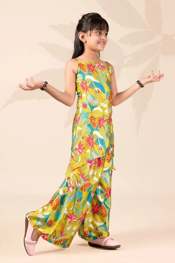 Yellow_Crepe_Silk_Floral_Print_Sleeveless_Kurta_Set_For_Girl