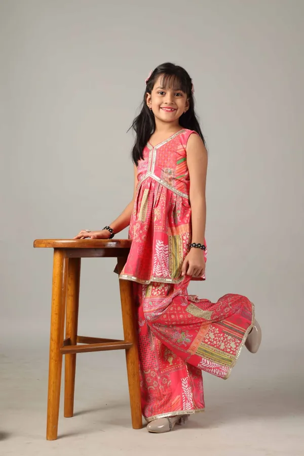Pink_Crepe_Silk_Printed_Ethnic_Wear_Set_For_Girl