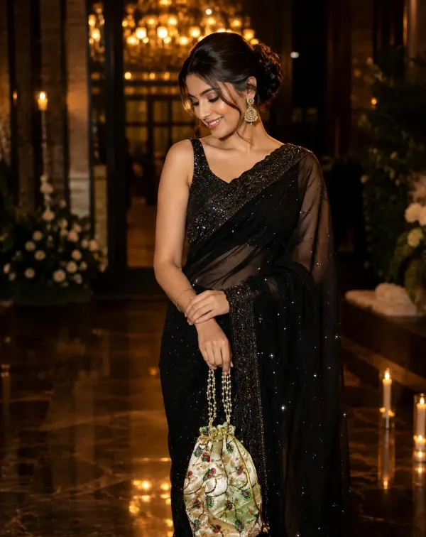 Ivory_Jute_Cotton_Embroidered_Potli_Bag_For_Women