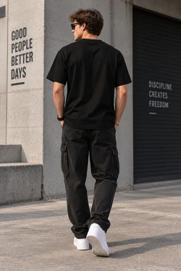 Black_Regular_Fit_Graphic_T-Shirt_For_Men