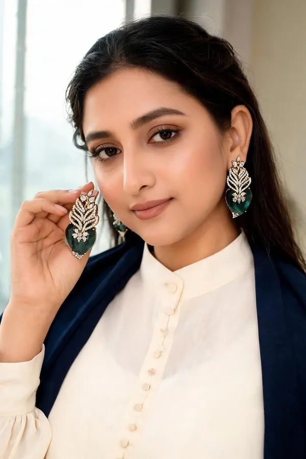 Green_Gold_Tone_Leaf_Drop_Earrings_For_Women