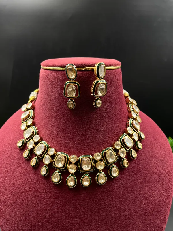Gold_Green_Stone_Kundan_Necklace_Set_For_Women