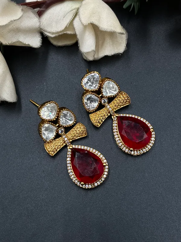 Gold_&_Red_Stone_Teardrop_Necklace_Set_For_Women
