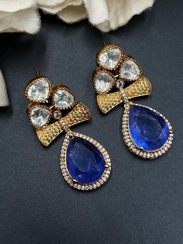 Gold_Blue_Teardrop_Stone_Necklace_Set_For_Women