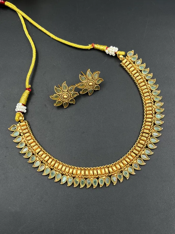 Gold_Blue-Green_Teardrop_Stone_Necklace_Set_For_Women