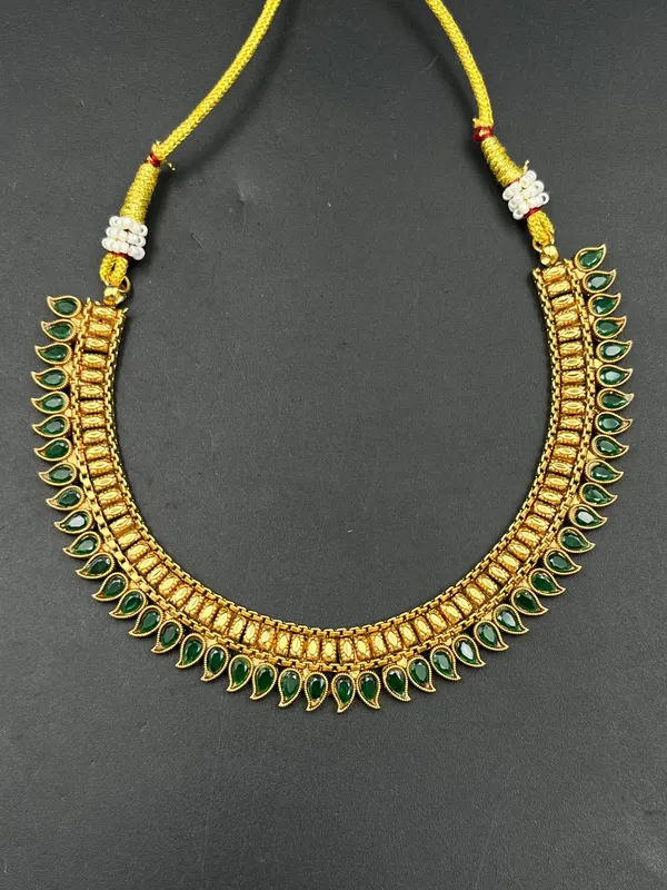 Gold_Green_Teardrop_Stone_Necklace_Set_For_Women