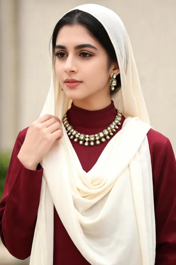 Gold_Green_Stone_Kundan_Necklace_Set_For_Women