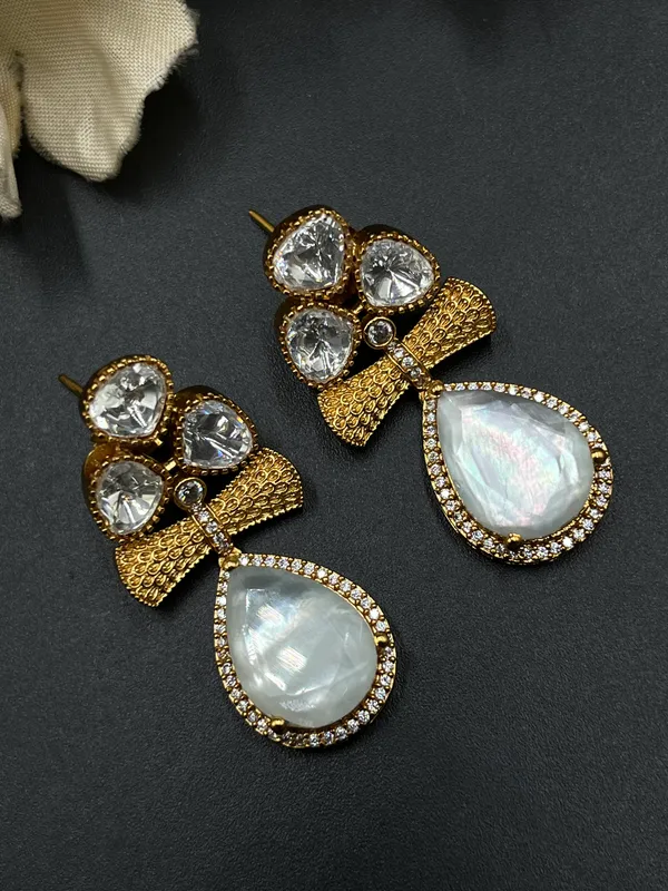 Gold_Tone_Pearl_White_Stone_Necklace_Set_For_Women
