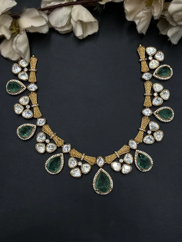 Gold_&_Green_Stone_Teardrop_Necklace_Set_With_Earrings