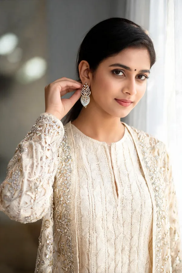 Gold_Tone_Leaf_Floral_Pearl_Drop_Earrings_For_Women