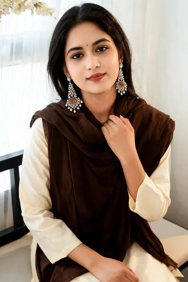 Gold_Brown_Oval_Stone_Kundan_Drop_Earrings_For_Women