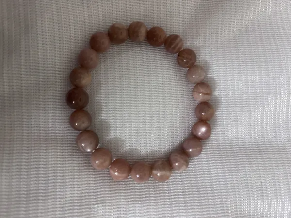Pink_moon_stone