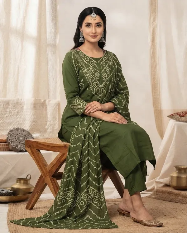 Green_Rayon_Straight_Suit_Set_For_Women