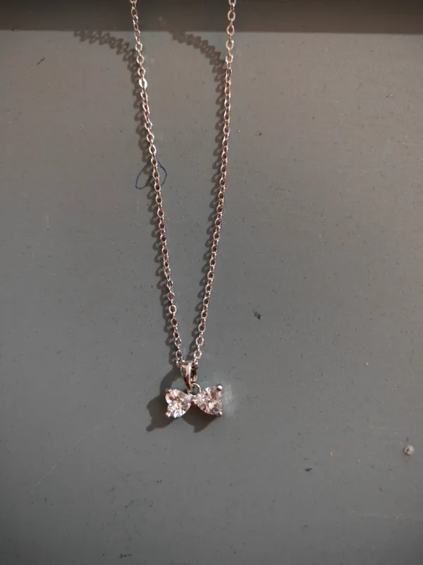 Silver_Bow_Pendant_Necklace_for_Women