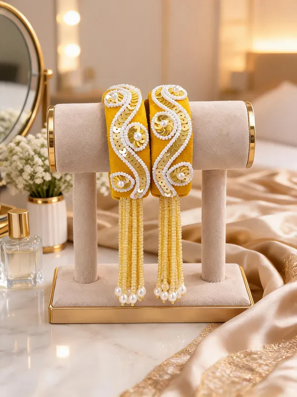 Yellow_Metal_Cotton_Stone_Embellished_Bridal_Bangle_For_Women