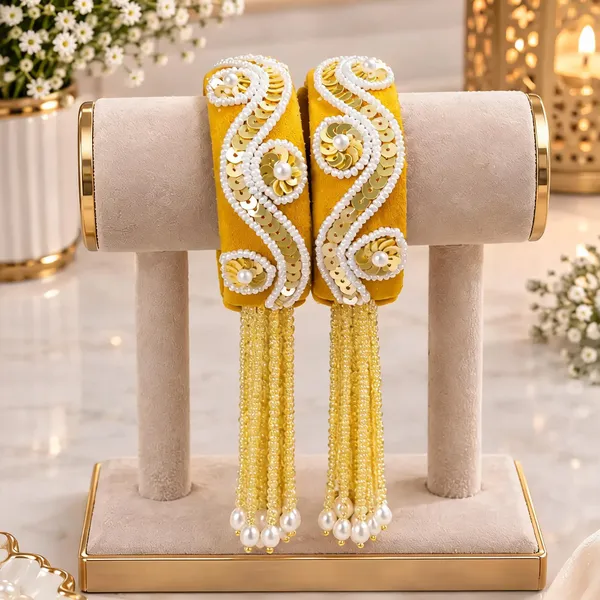 Yellow_Metal_Cotton_Stone_Embellished_Bridal_Bangle_For_Women