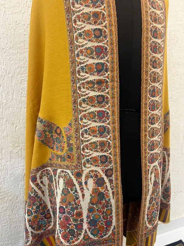 Yellow_Wool_Shawl_For_Unisex