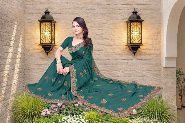 Green_Star_Georgette_Embroidered_Saree_With_Blouse_For_Women