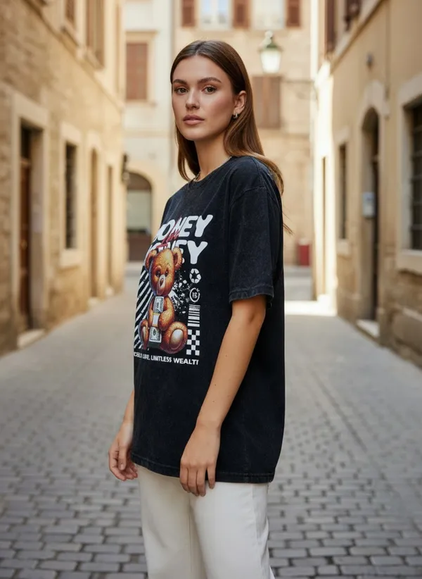 Black_Oversized_Graphic_T-Shirt_for_Women