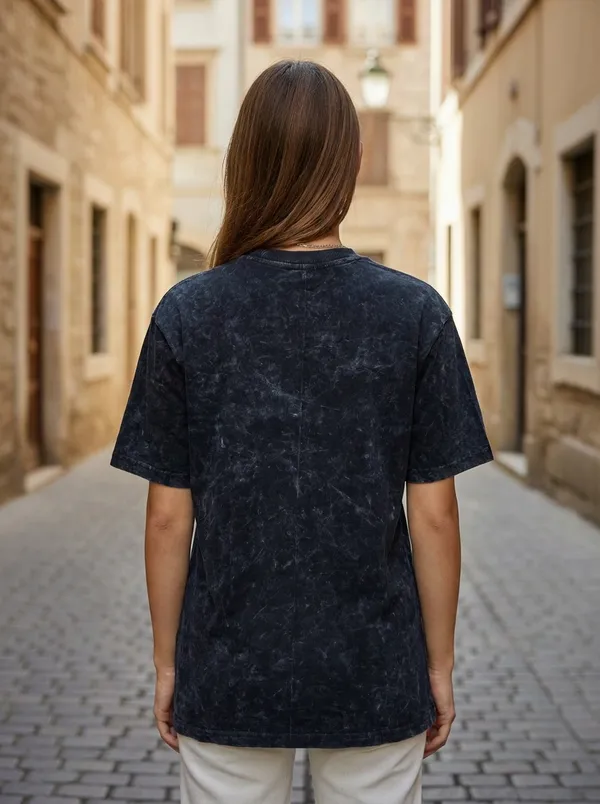 Black_Oversized_Graphic_T-Shirt_for_Women