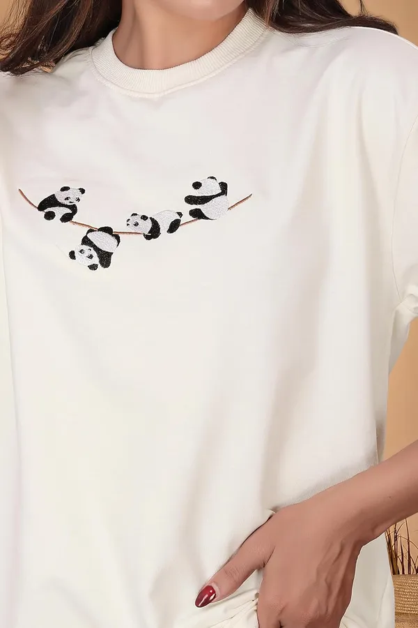 Graphic_T_Shirt_Panda_Embroidered